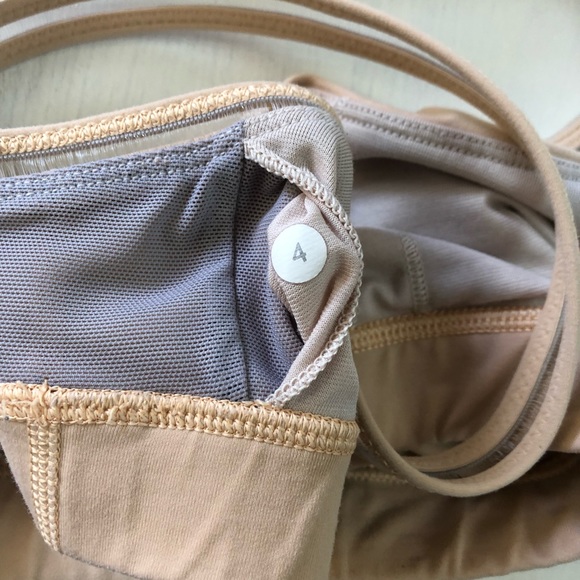 LULULEMON SPORT BRA SIZE 4 Excellent Condition - Picture 6 of 7